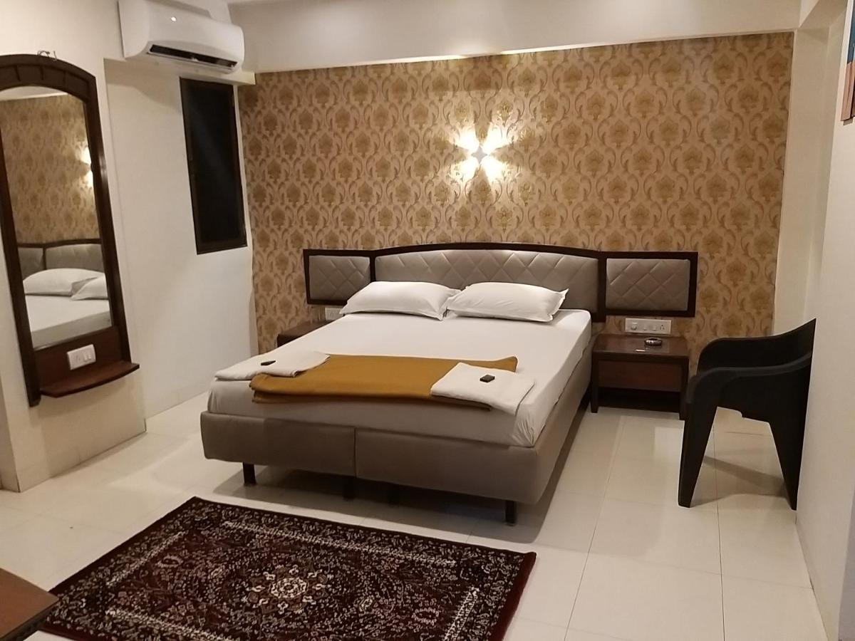 Hotel Ashoka Mire 外观 照片