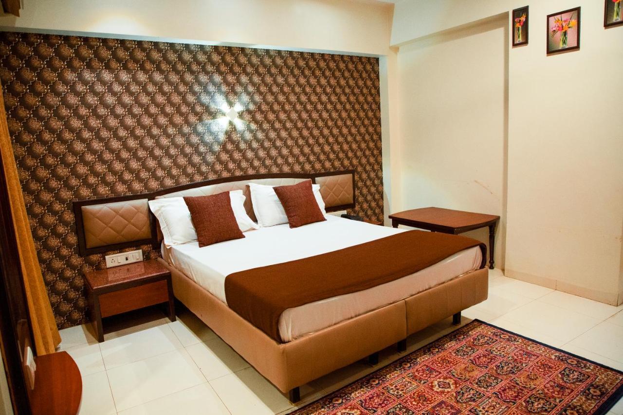Hotel Ashoka Mire 外观 照片